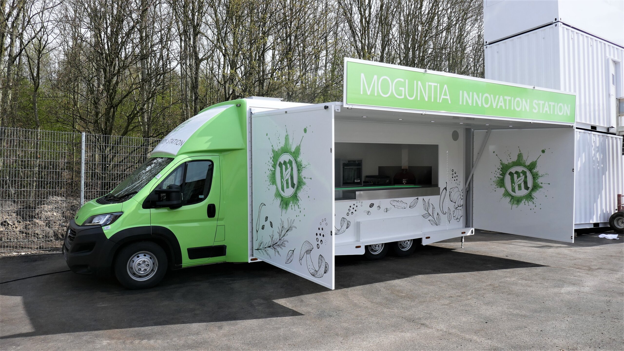 5500 kg neat displayflex mobile cookery demontration unit for moguntia foods